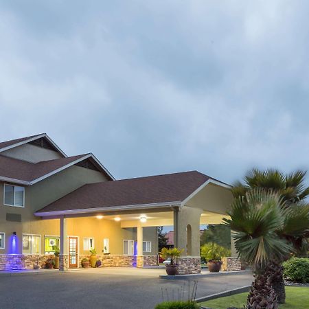 Super 8 By Wyndham Фортуна Экстерьер фото
